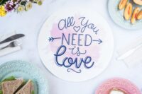 Individual Cuerina All you Need Is Love
